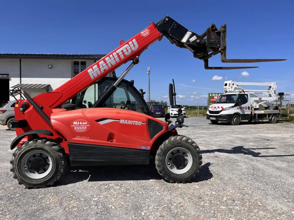 Engin de chantier à Gondrin